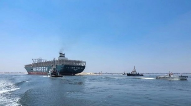 Dünya ticaretine büyük darbe vurmuştu! Ever Given aylar sonra tekrar Süveyş Kanalı'nda