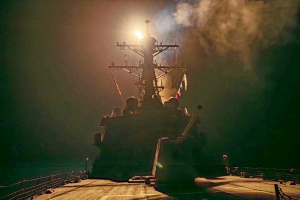 Foto - Dünya tir tir titriyor! Gemisavar füzesi vuruldu