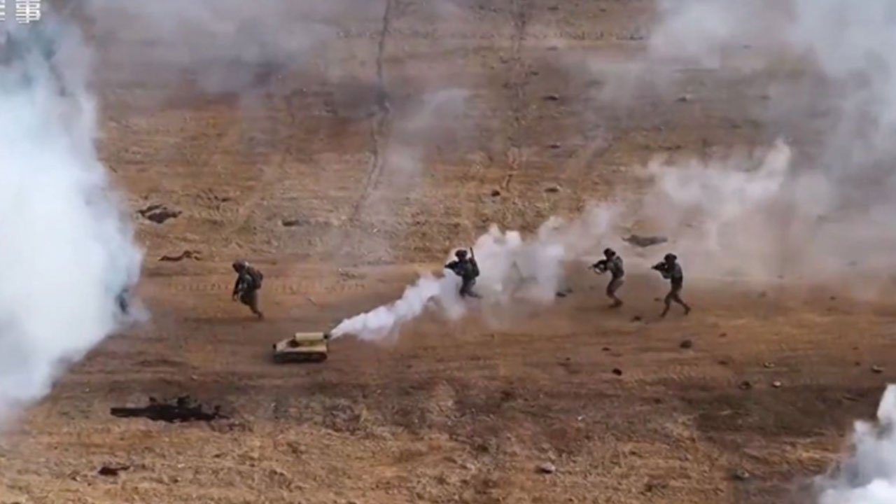 Foto - Dünya Türk İHA'larını konuşuyordu! Çin, İHA savaşını başlatıyor, görüntüler şok etti