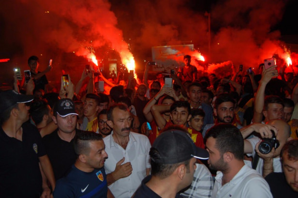 Foto - Dünya yıldızı şehri ayağa kaldırdı!