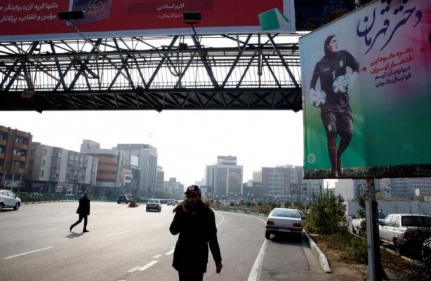 Foto - Dünya Zohreh Koudaei'yi konuşuyor! Fotoğrafları meydanlara asıldı