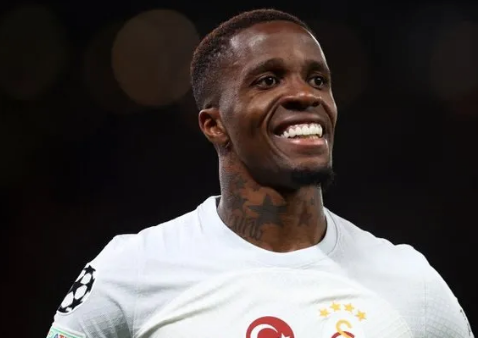 Foto - Dünyaca ünlü futbolcudan beklenmedik karar! Türkiye'den çekilecek mi gerçekten! Şok üstüne şok...