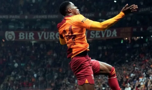 Foto - Dünyaca ünlü futbolcudan beklenmedik karar! Türkiye'den çekilecek mi gerçekten! Şok üstüne şok...