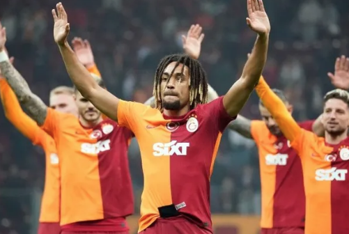 Foto - Dünyaca ünlü futbolcudan beklenmedik karar! Türkiye'den çekilecek mi gerçekten! Şok üstüne şok...