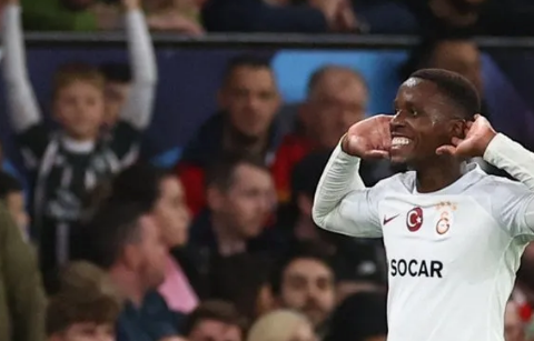 Foto - Dünyaca ünlü futbolcudan beklenmedik karar! Türkiye'den çekilecek mi gerçekten! Şok üstüne şok...