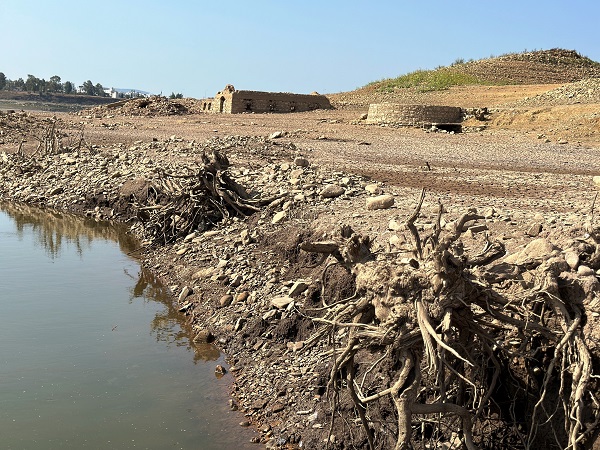 Foto - Dünyaca ünlü tatil beldesinde son durum! O ilçeye su sağlayan barajlar kurudu