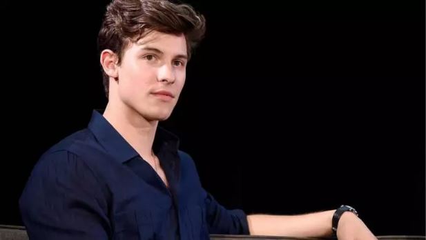 Foto - Dünyaca ünlü yıldız Cuma Namazı’na gitti, dakikalarca hutbe dinledi! Müslüman mı oldu?