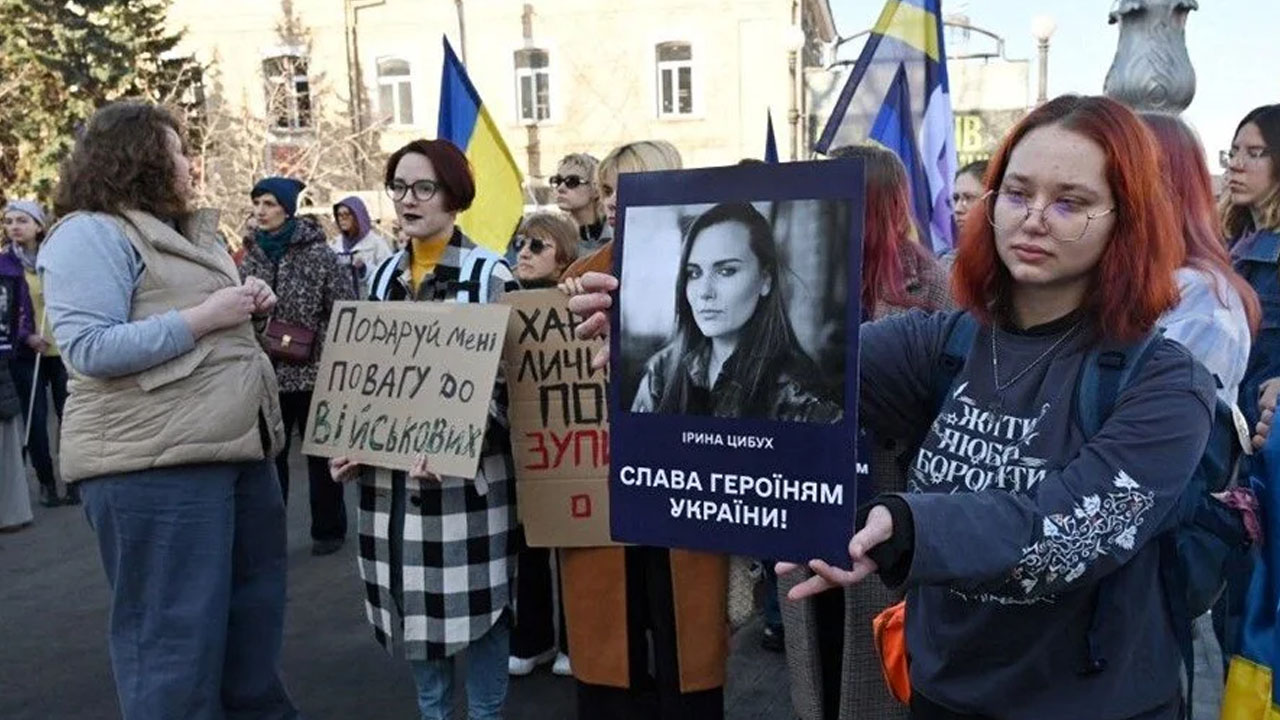 Foto - Dünya'da 8 Mart: Avrupa'dan Asya'ya kadınlar sokaklara döküldü! 