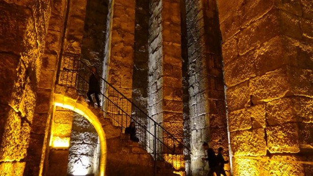 Foto - Dünyada başka örneği yok: Mezarlık galerisi