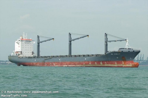 Foto - Dünyada bir ilk yaşandı! Husiler gemisavar balistik füzeyle gemi vurdu!