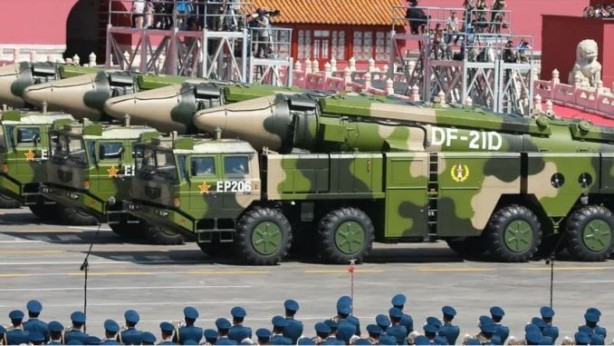 Foto - Dünyada bir ilk yaşandı! Husiler gemisavar balistik füzeyle gemi vurdu!