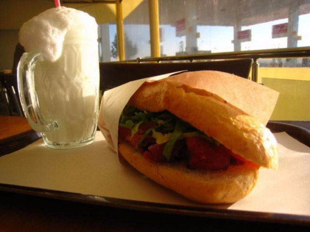 Foto - Dünyada futbol seyircisi maçlarda ne yiyor?