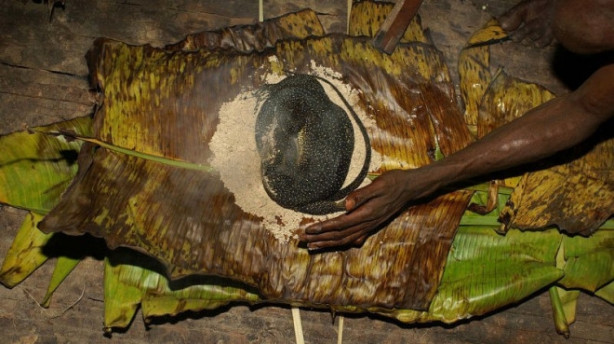 Foto - Dünya'da yaşayan son yamyam kabilesi görüntülendi