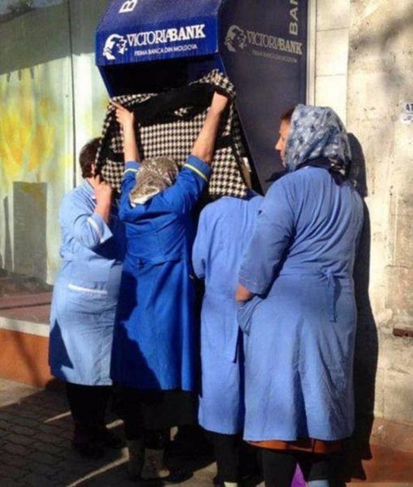 Foto - Dünyadaki bankamatiklerden komik görüntüler