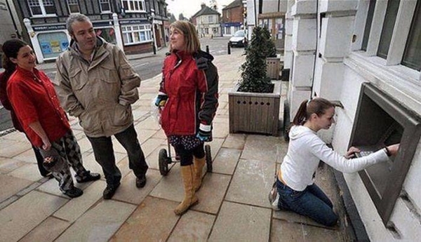 Foto - Dünyadaki bankamatiklerden komik görüntüler