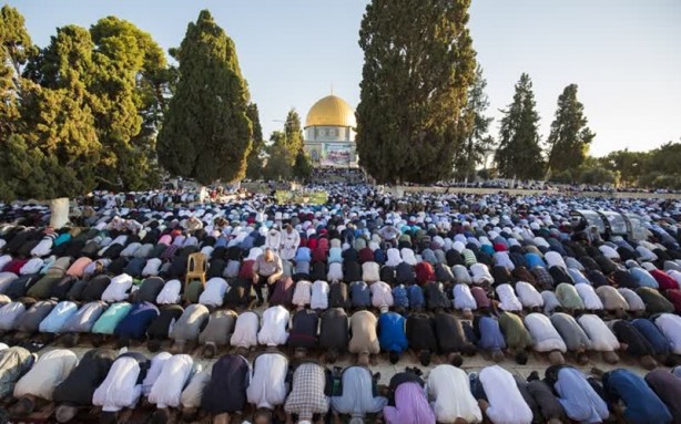 Dünyadan bayram manzaraları
