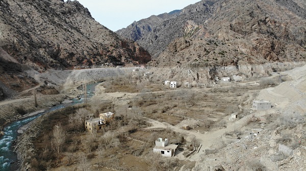 Foto - Dünyanın beşinci en yüksek barajı! O köy 8 ay sonra yeniden ortaya çıktı