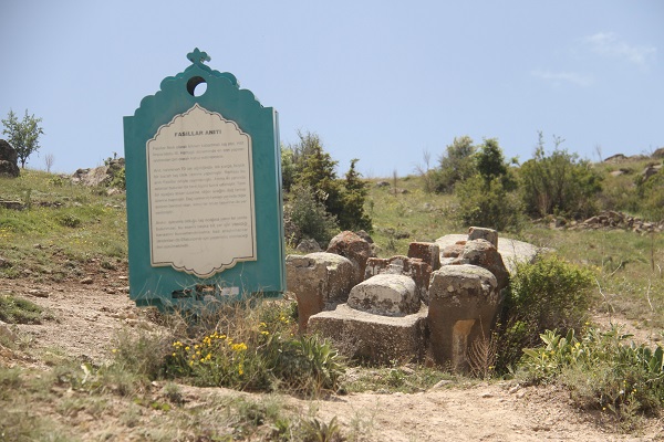 Foto - Dünyanın en büyüğü! 3 bin 500 yıldır yerde yatıyor