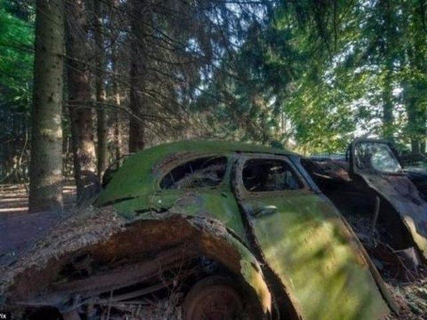 Foto - Dünyanın en büyük araba mezarlığı! Hikayesi çok ilginç!