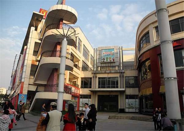 Foto - Dünyanın en büyük AVM'si ama sinek avlıyor