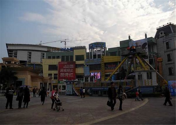 Foto - Dünyanın en büyük AVM'si ama sinek avlıyor