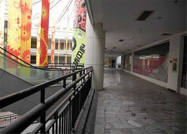 Foto - Dünyanın en büyük AVM'si ama sinek avlıyor