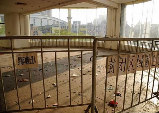 Foto - Dünyanın en büyük AVM'si ama sinek avlıyor