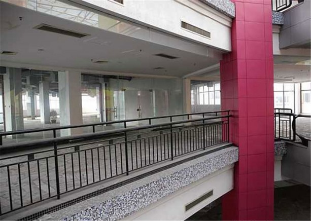 Foto - Dünyanın en büyük AVM'si ama sinek avlıyor