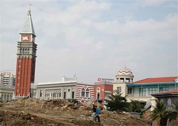 Foto - Dünyanın en büyük AVM'si ama sinek avlıyor