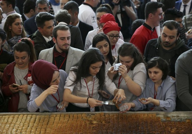 Foto - Dünyanın en büyük baklavası