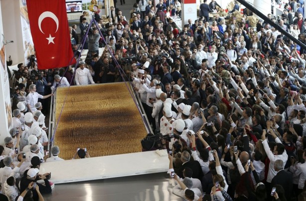Foto - Dünyanın en büyük baklavası