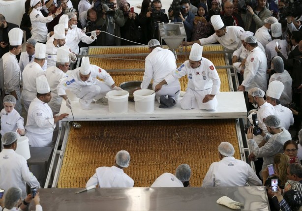 Foto - Dünyanın en büyük baklavası