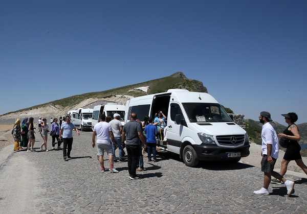 Foto - Dünyanın en büyük ikinci krater gölü bayramda ziyaretçi akınına uğradı