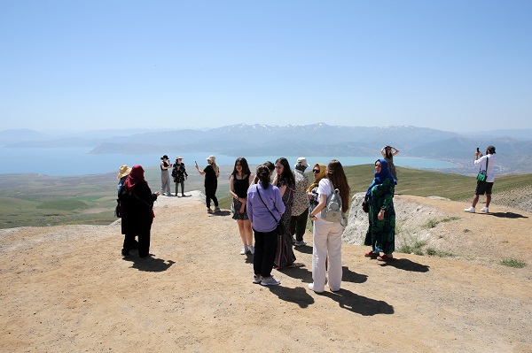 Foto - Dünyanın en büyük ikinci krater gölü bayramda ziyaretçi akınına uğradı