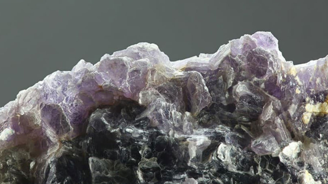 Foto - Dünyanın en büyük rezervi keşfedildi! Çorak araziden fışkırmaya başladı, tamı tamına 40 milyon ton