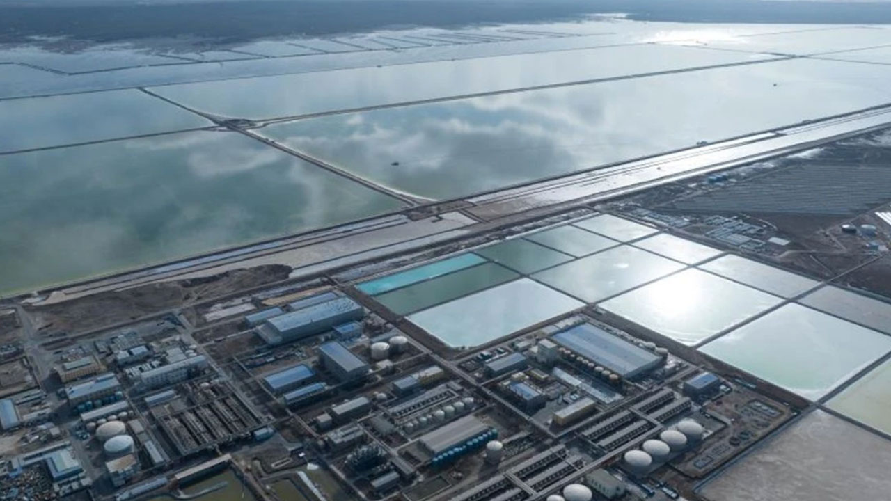 Foto - Dünyanın en büyük rezervi keşfedildi! Çorak araziden fışkırmaya başladı, tamı tamına 40 milyon ton