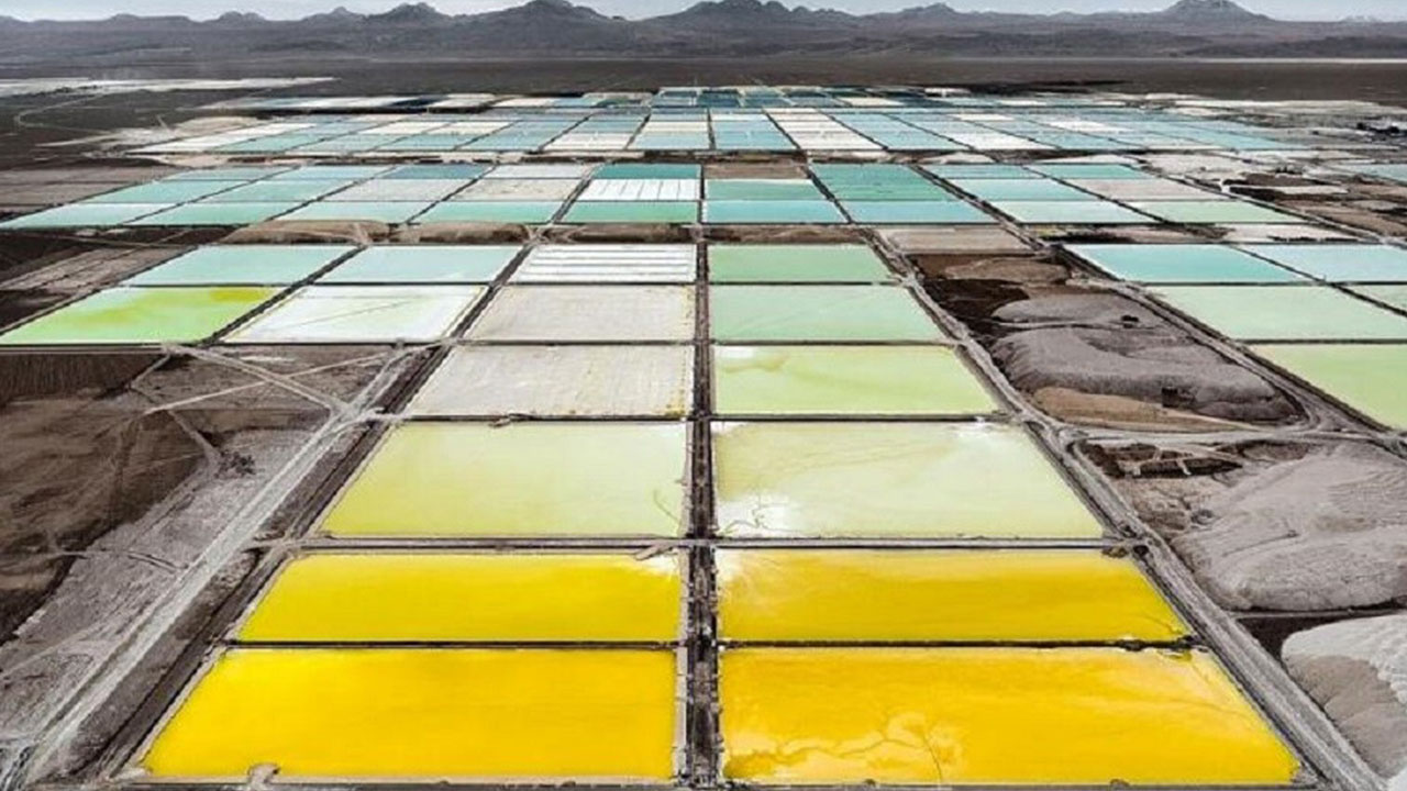 Foto - Dünyanın en büyük rezervi keşfedildi! Çorak araziden fışkırmaya başladı, tamı tamına 40 milyon ton