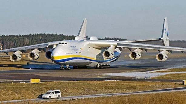 Dünyanın en büyük uçağı An-225'ten geri bu görüntüler kaldı!