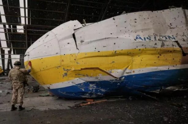 Foto - Dünyanın en büyük uçağı An-225'ten geri bu görüntüler kaldı!