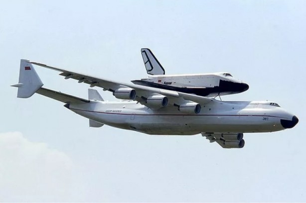 Foto - Dünyanın en büyük uçağı An-225'ten geri bu görüntüler kaldı!