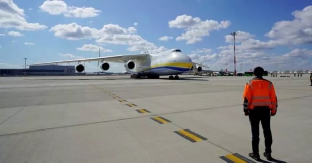 Foto - Dünyanın en büyük uçağı An-225'ten geri bu görüntüler kaldı!