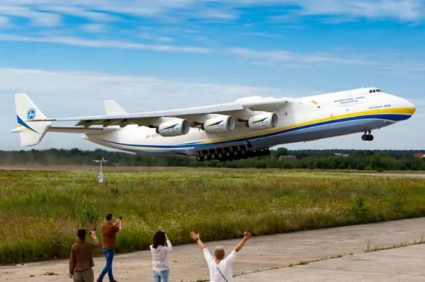 Foto - Dünyanın en büyük uçağı An-225'ten geri bu görüntüler kaldı!