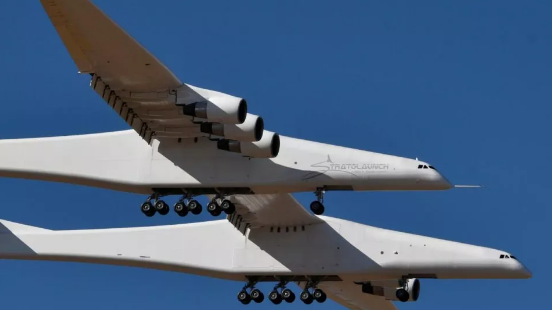 Foto - Dünyanın en büyük uçağı Stratolaunch'dan rekor kıran test!