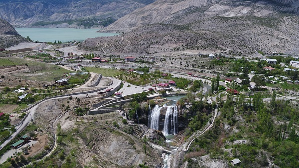 Foto - Dünyanın en büyük üçüncü şelalesi! Ziyaretçi akınına uğradı