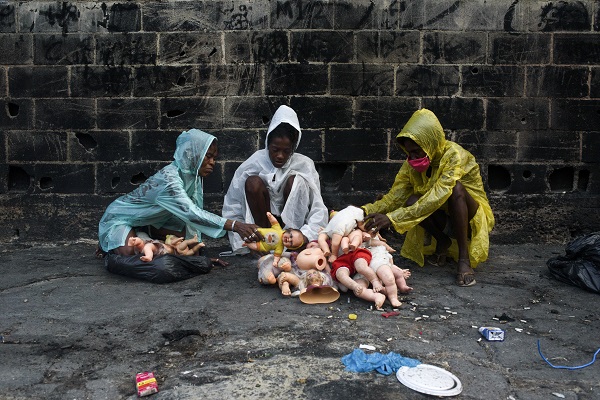 Foto - Dünyanın en garip mesleği! Her yerden bebek topluyorlar