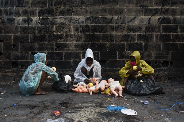 Foto - Dünyanın en garip mesleği! Her yerden bebek topluyorlar