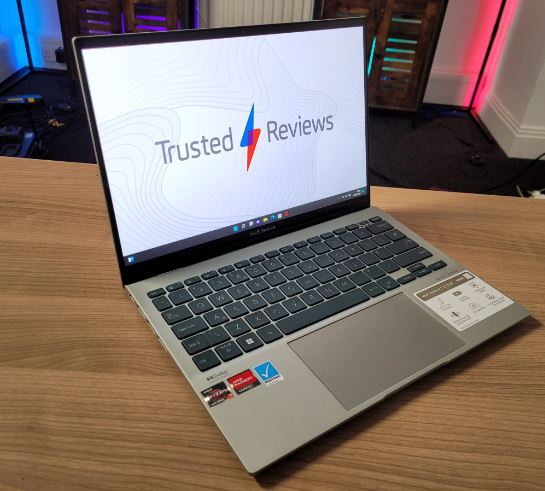 Foto - Dünyanın en ince bilgisayarı tanıtıldı