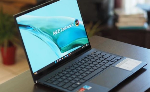 Dünyanın en ince bilgisayarı tanıtıldı