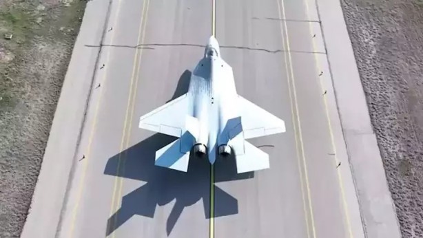 Foto - Dünyanın en iyi 11 savaş uçağı açıklandı! Kaan için tepki yağdı