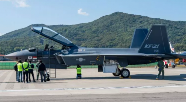 Foto - Dünyanın en iyi 11 savaş uçağı açıklandı! Kaan için tepki yağdı